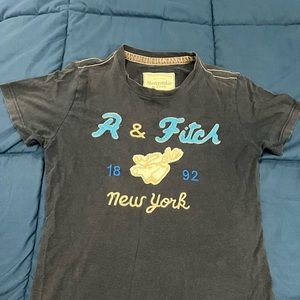 Men Abecrombie shirt